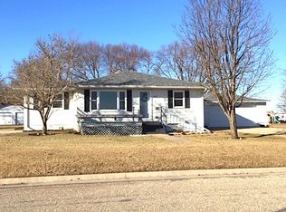 633 Willow Dr, Greene, IA 50636