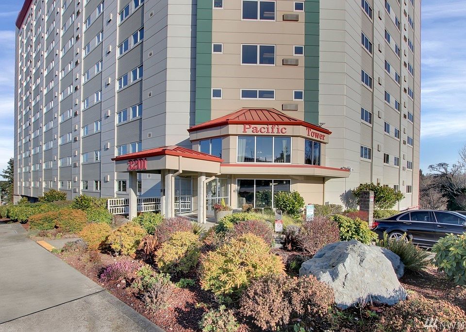 1st image of 3201 Pacific Ave Unit 103