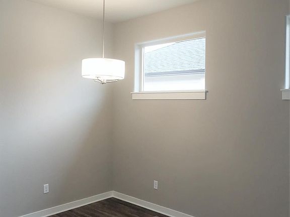 5th image of 1355 NE Barney St Lot 111