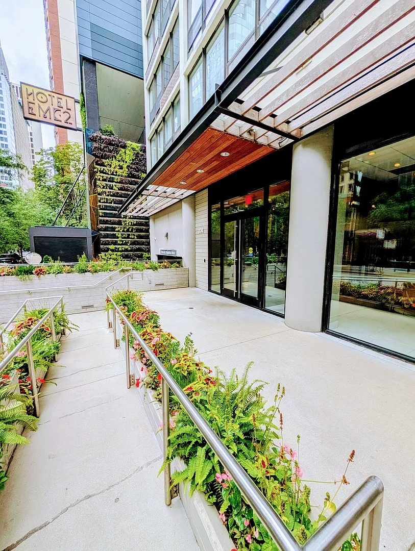 1 bed, $2,600 — Photo 3