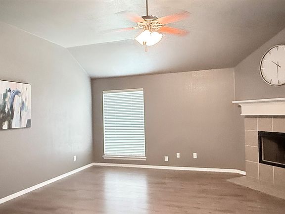 4th image of 702 Bayshore Dr