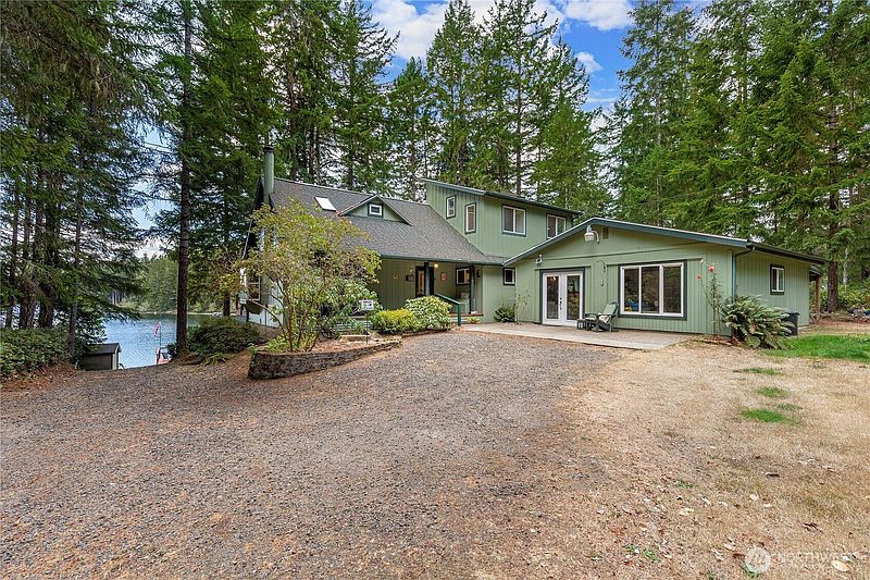 2nd image of 1191 NE Tee Lake Road