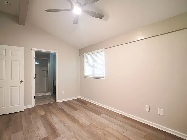 114 Lewis Rd — Photo 8