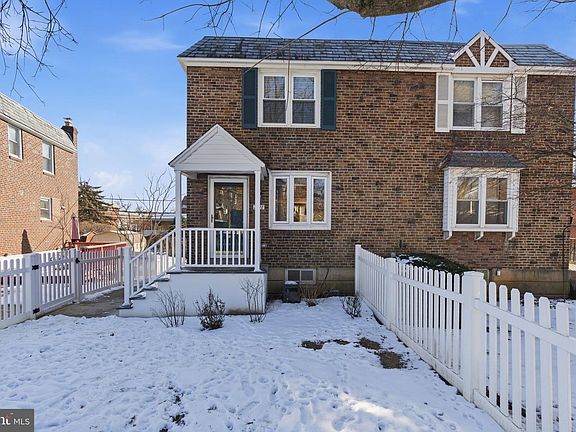 2nd image of 2578 Stoneybrook Ln