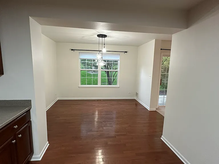 560 Lancaster Dr #560 — Photo 7
