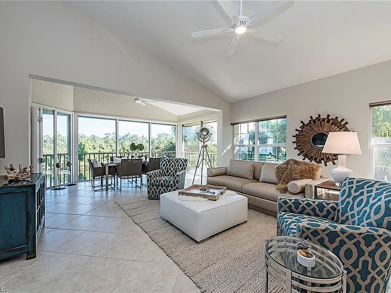 26850 Wedgewood Dr #202 — Photo 2