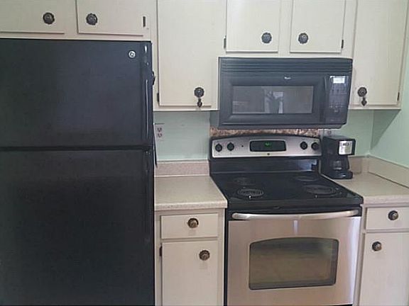 3rd image of 3819 Buchanan Dr