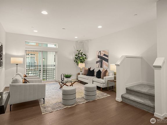 4th image of 15768 NE 14th Terrace