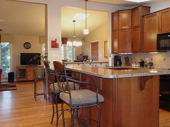 5th image of 1636 Wrightson Dr