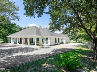 1041 Demourelle Rd, Pass Christian, MS 39571