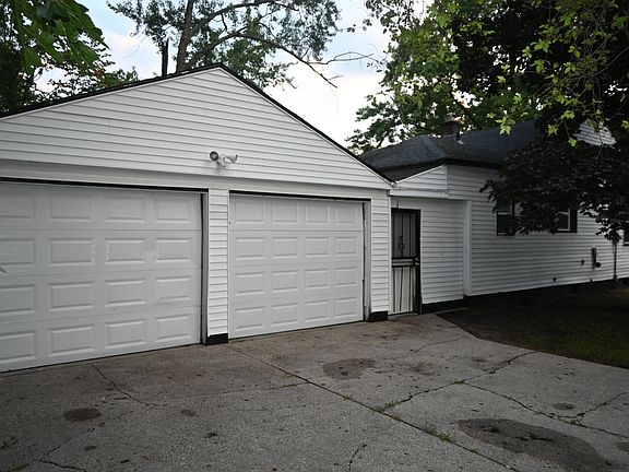 5th image of 3300 Highland St