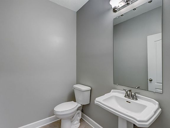 5th image of 96105 Stoney Creek Pkwy #607