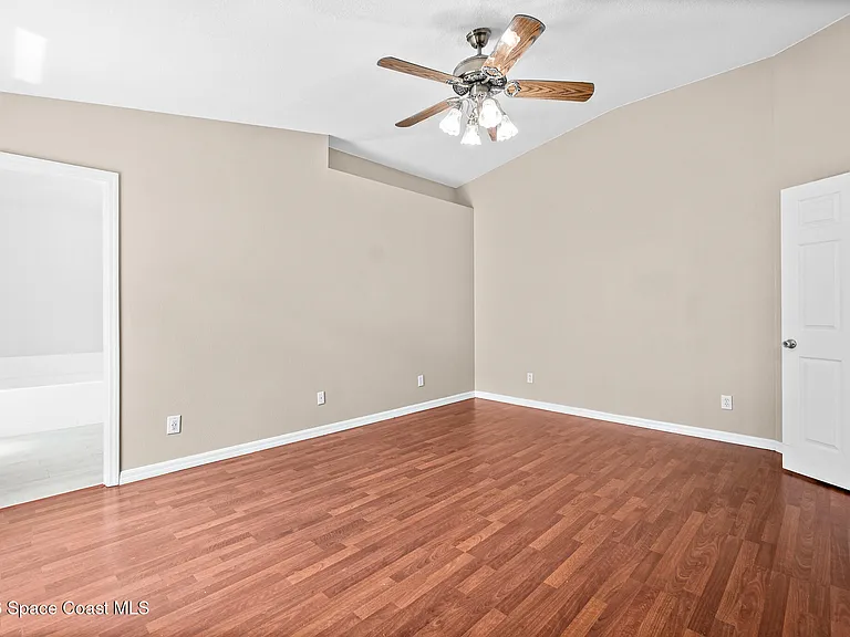 2467 Deercroft Dr — Photo 28