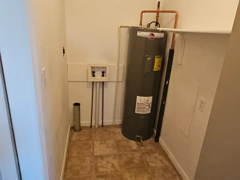 128 Rhea Ln — Photo 19