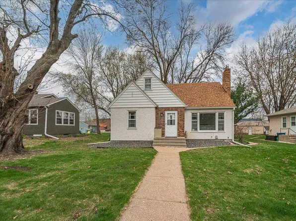 1139 Kruse St, West Saint Paul, MN 55118