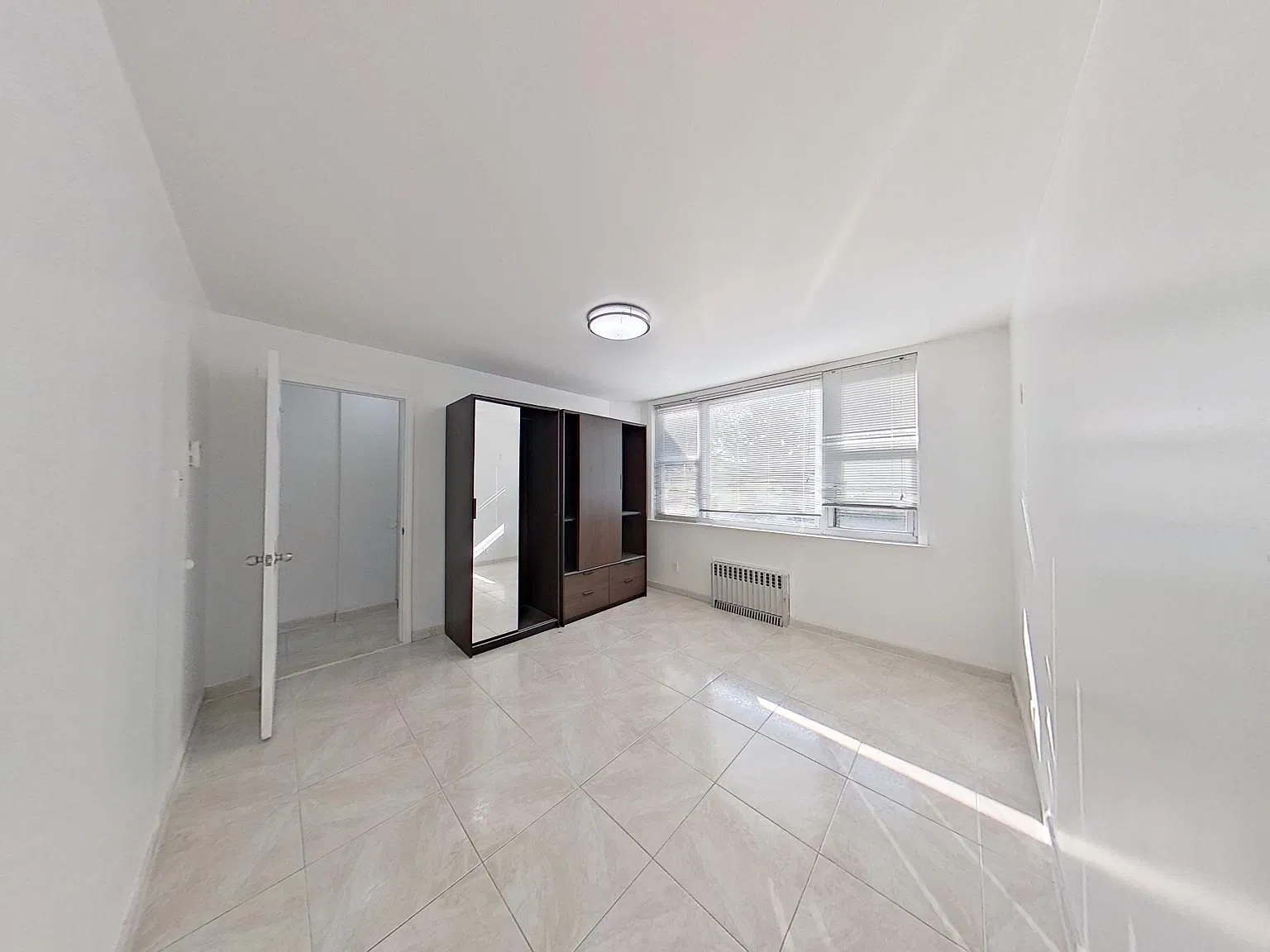 3 bed, 1200 sqft, $3,100 — Photo 1