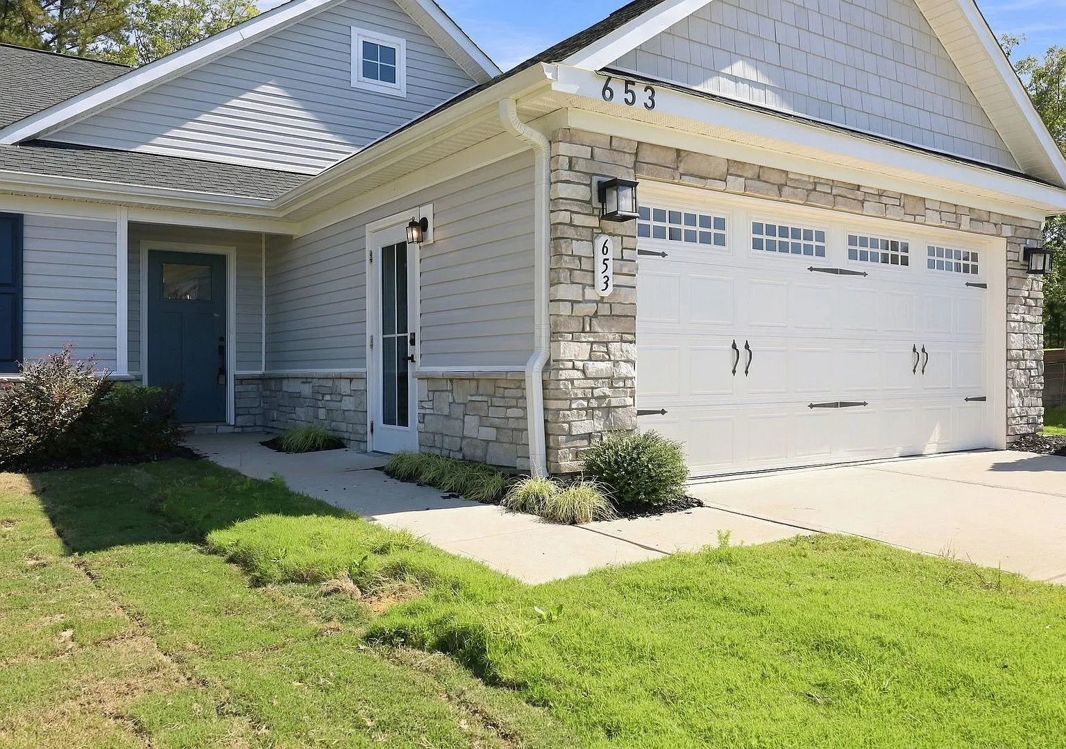 Beautiful Single-Level Wendell Home with an Open Layout, Covered Patio & Two-Car Garage! — Photo 3