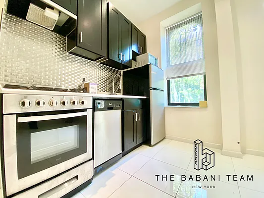 Rented by Highline Residential | media 23