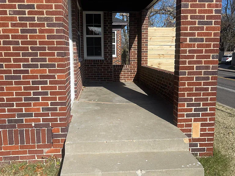 2903 NW 19th St — Photo 4
