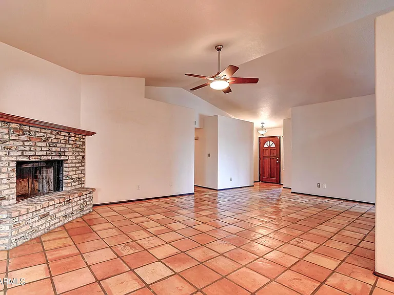 14004 N Sussex Pl — Photo 12