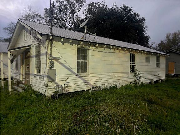 2nd image of 4799 Stearns St