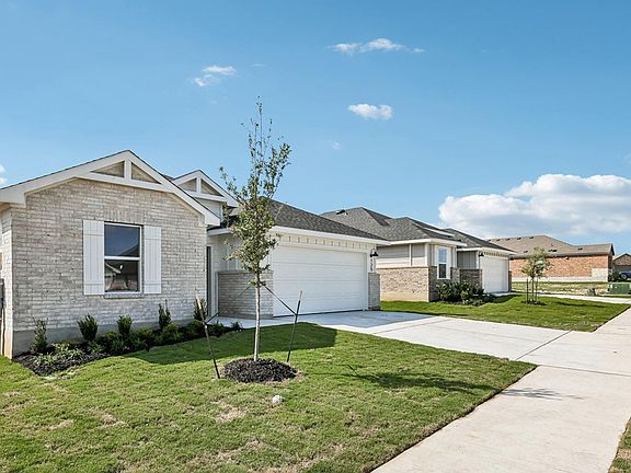 3rd image of 125 Southridge Trl
