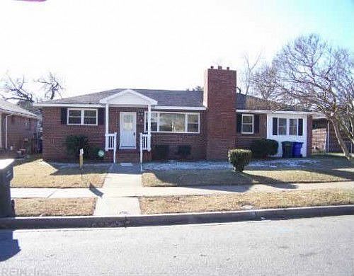 1st image of 2831 Woodland Ave