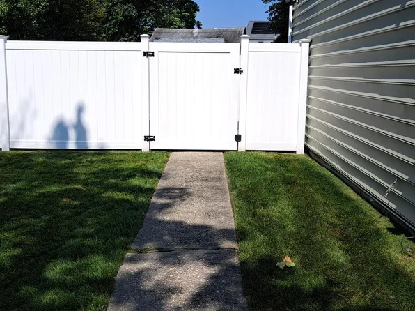 (undisclosed Address), Blue Pt, NY 11715