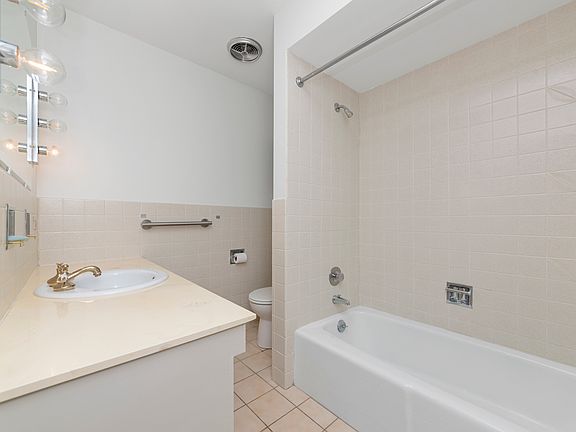 5th image of 4221 Saratoga Ave APT 101A