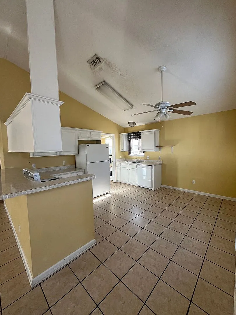 Palm Cove Single Family Home — Photo 3