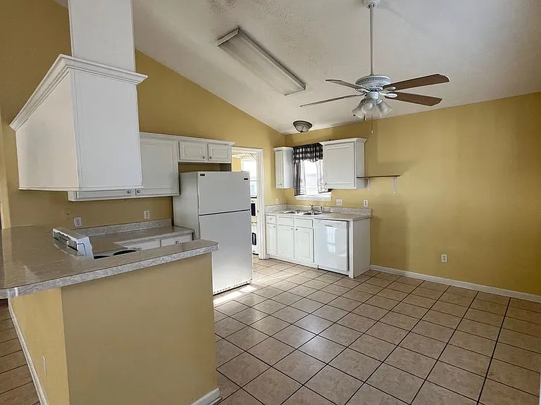 220 Seahorse Way — Photo 3
