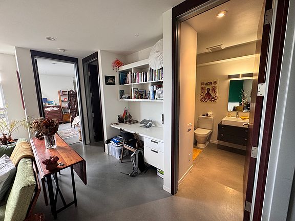 4th image of 520 Chestnut St APT 303