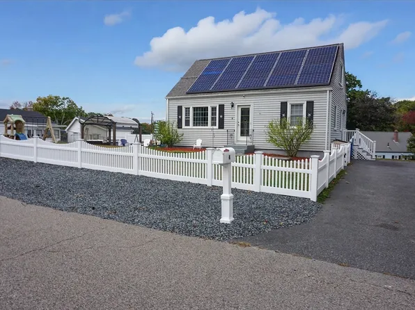 4 Jean St, Blackstone, MA 01504