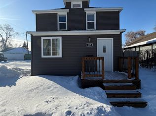 815 6th Ave NE, Devils Lake, ND 58301