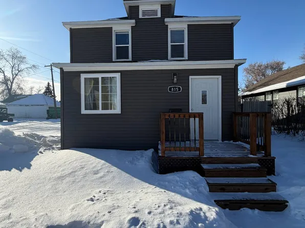 815 6th Ave NE, Devils Lake, ND 58301