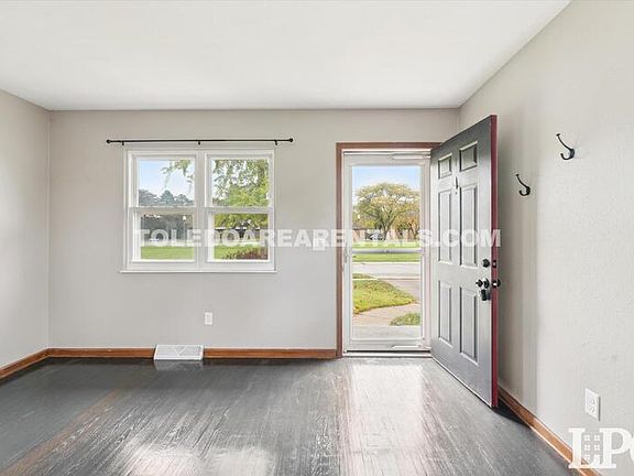 4th image of 540 Coeli Dr