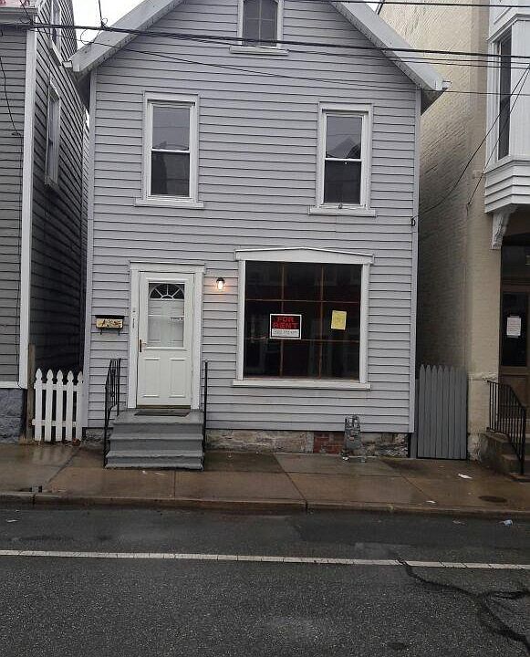 1st image of 125 E Antietam St