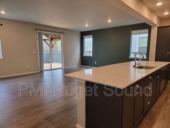 3rd image of 32790 Stuart Ave SE