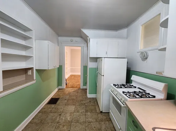 525 Axtell St #2, Kalamazoo, MI 49008