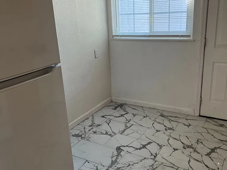 142 Alturas Ave #D — Photo 8