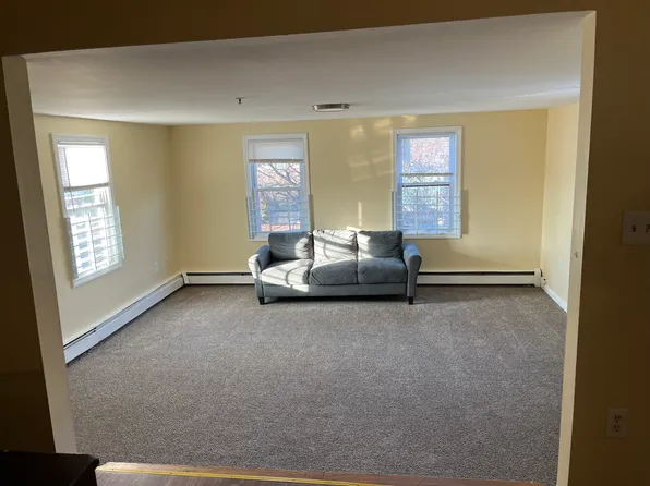 15 Morton St Floor 3, Framingham, MA 01702