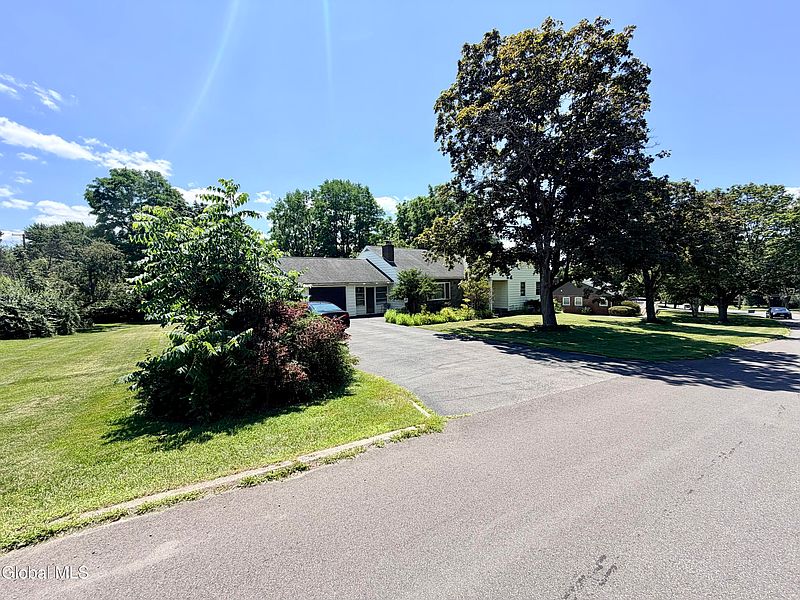 2nd image of 31 Lindbergh Avenue
