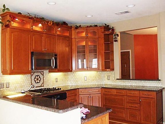5th image of 405 Knoll Park Ct