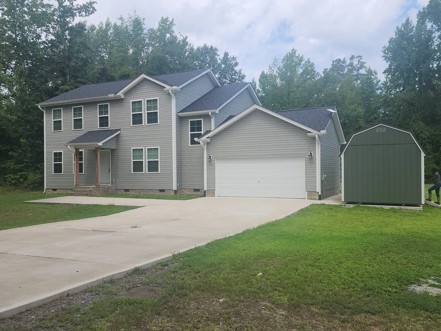 4 bed, 2084 sqft, $2,175 — Photo 2