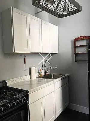 Rented by Yaffa Realty LLC | media 9