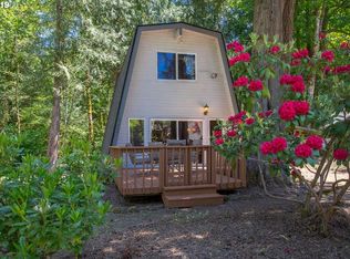 65800 E Sandy River Ln, Rhododendron, OR 97049