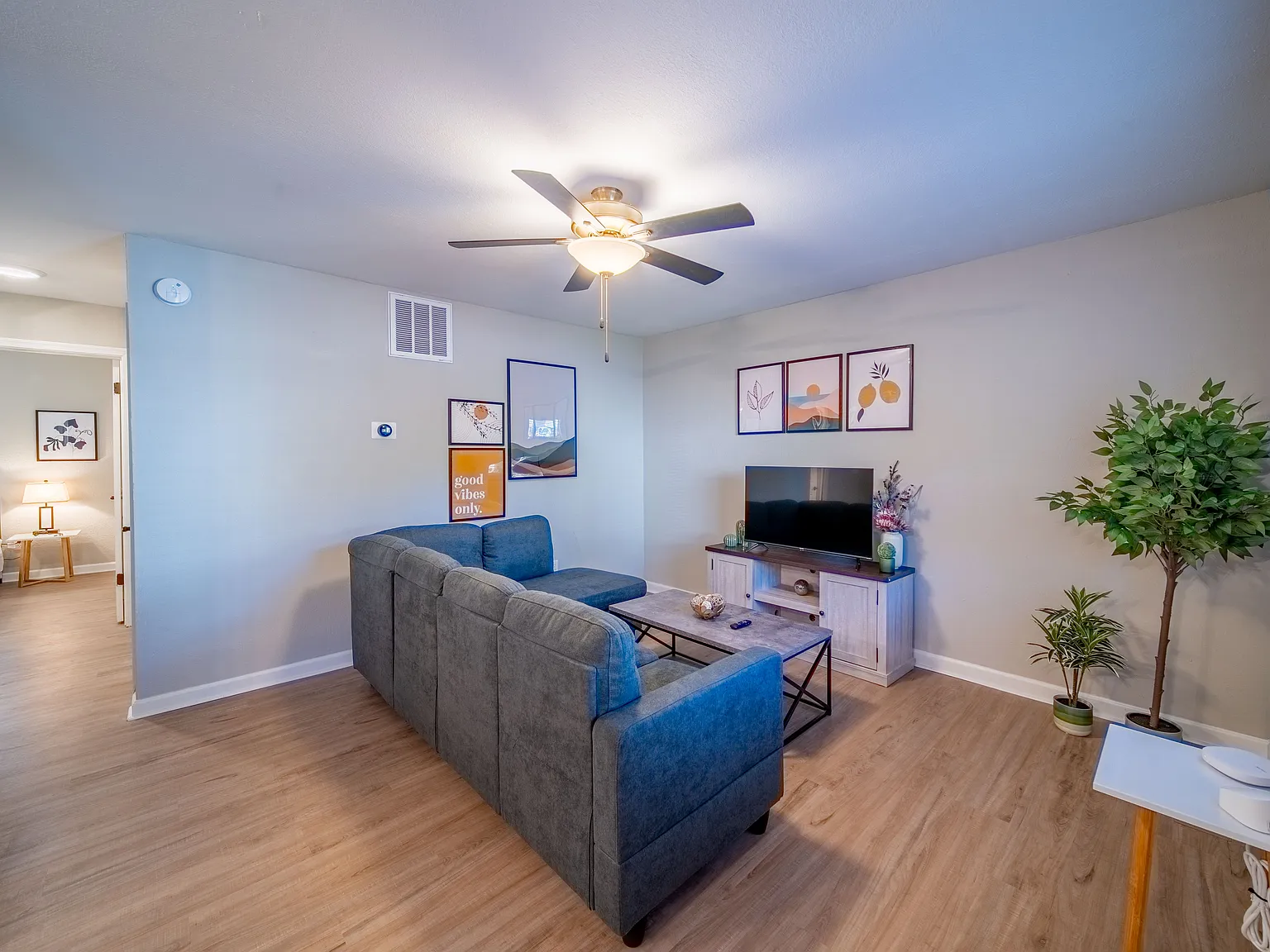 Bay St Apartments at 9608 15th Bay — Photo 4