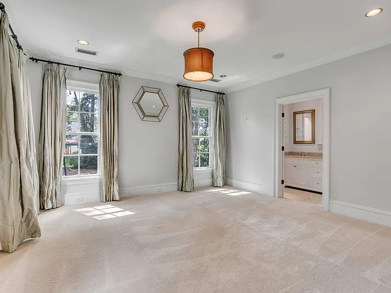 618 Pelzer Dr — Photo 14