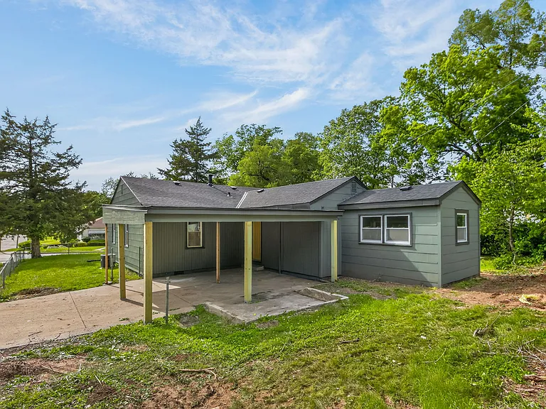 6041 Walrond Ave — Photo 3