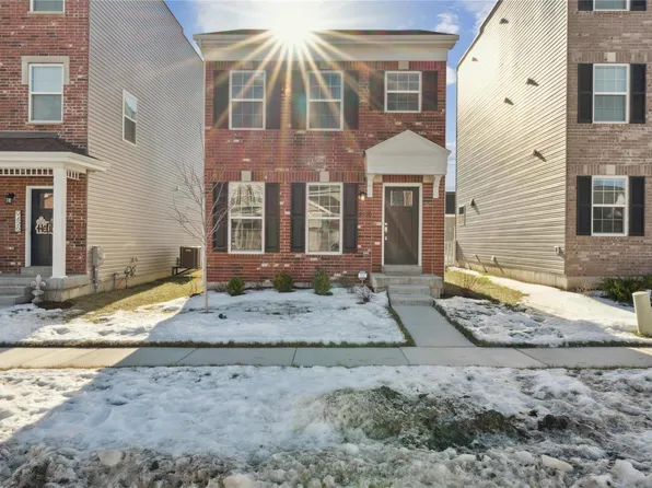9430 Woolworth Dr, Saint Louis, MO 63126